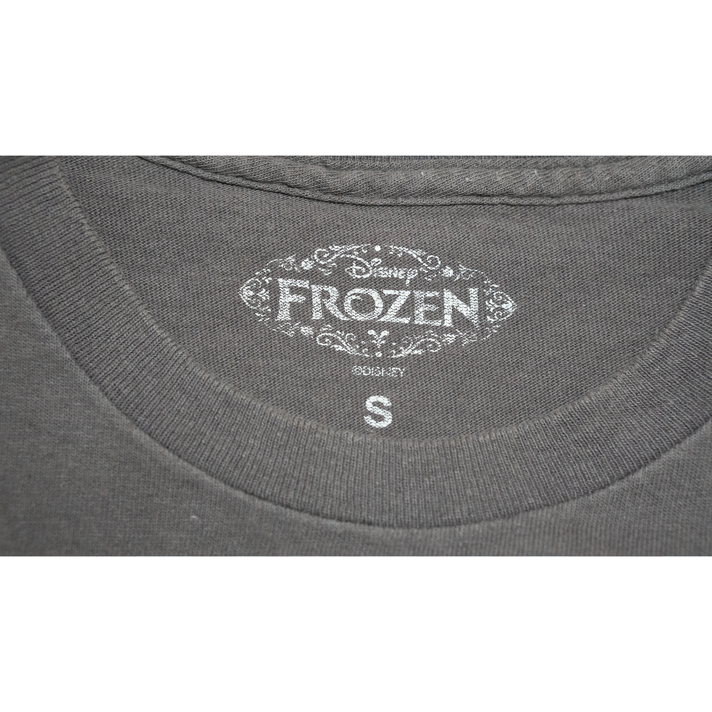 オラフのFREE HUG Tシャツ