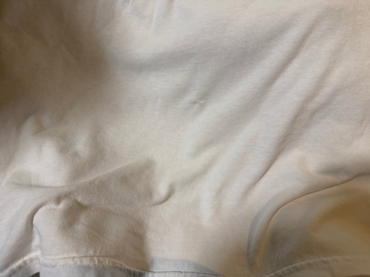 エピックミッキーの溶けだすイヤーTシャツ【アイボリー】