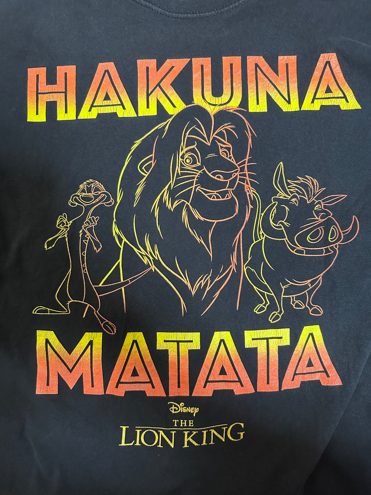 ”HAKUNA MATATA”なライオンキングTシャツ