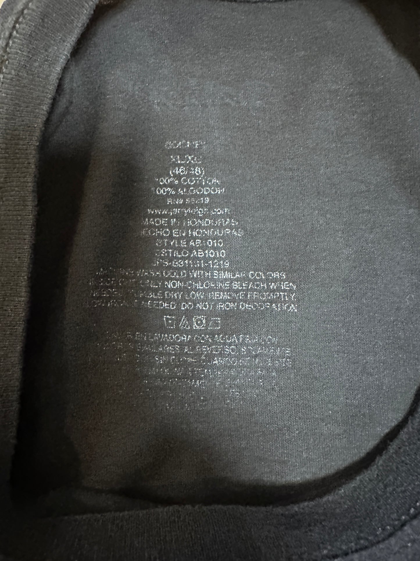 ”HAKUNA MATATA”なライオンキングTシャツ
