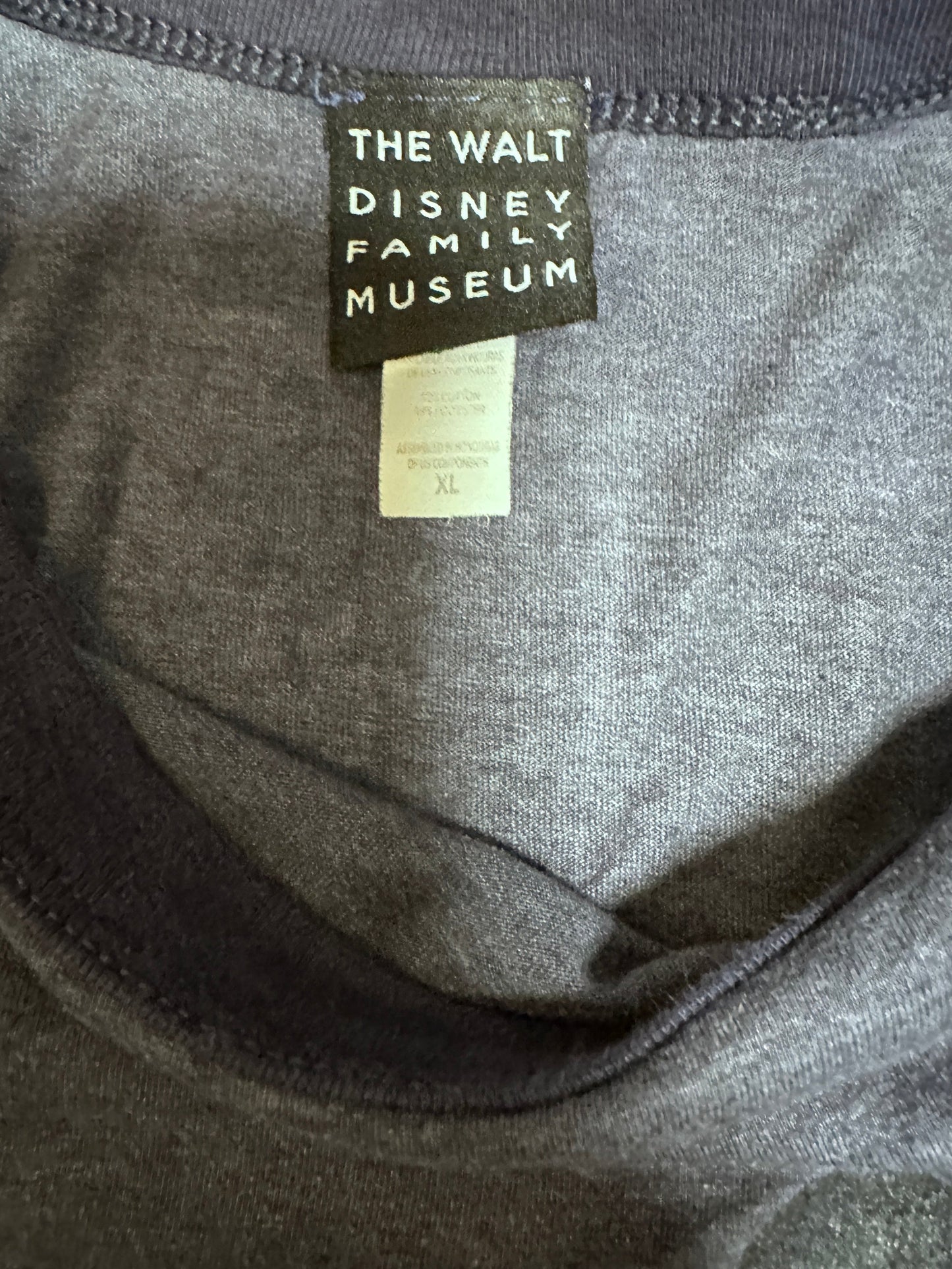 ミッキーのウォルトディズニーファミリーミュージアムTシャツ
