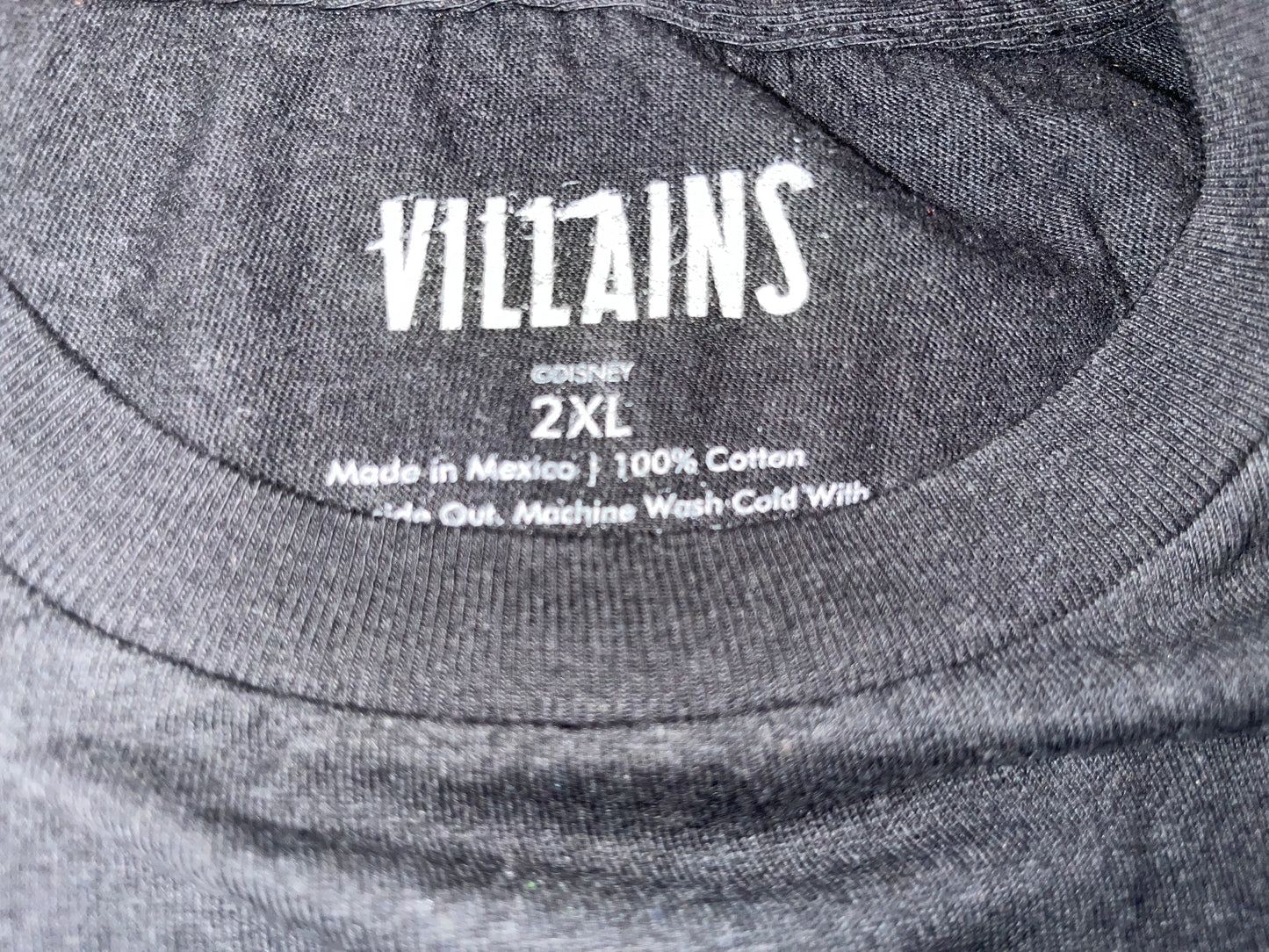 マレフィセントと呪いの象徴Tシャツ
