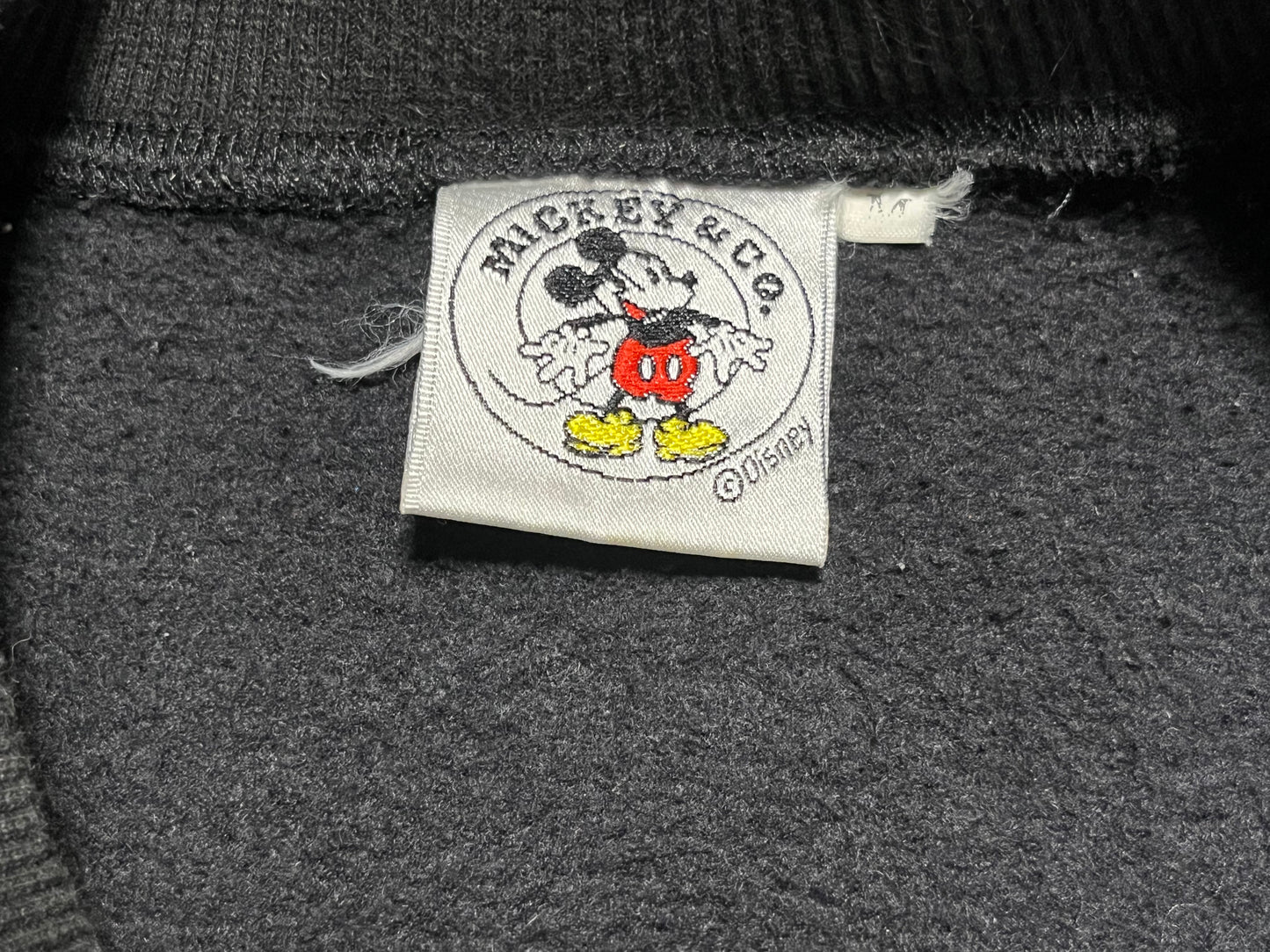 ドナルドダックの”D”なスウェット【90's】