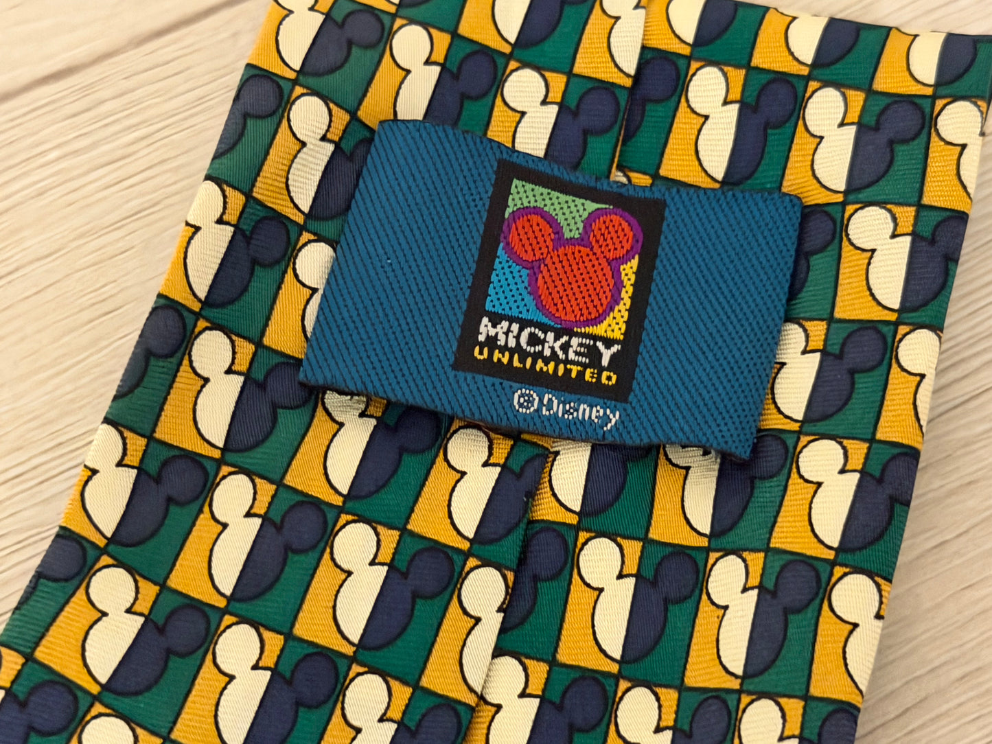 ミッキーシルエット総柄ネクタイ【Mickey Unlimited】