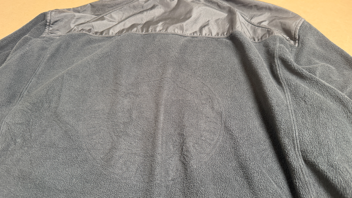 ウォルト・ディズニー・ワールドのロゴジップフリース【ブラック】