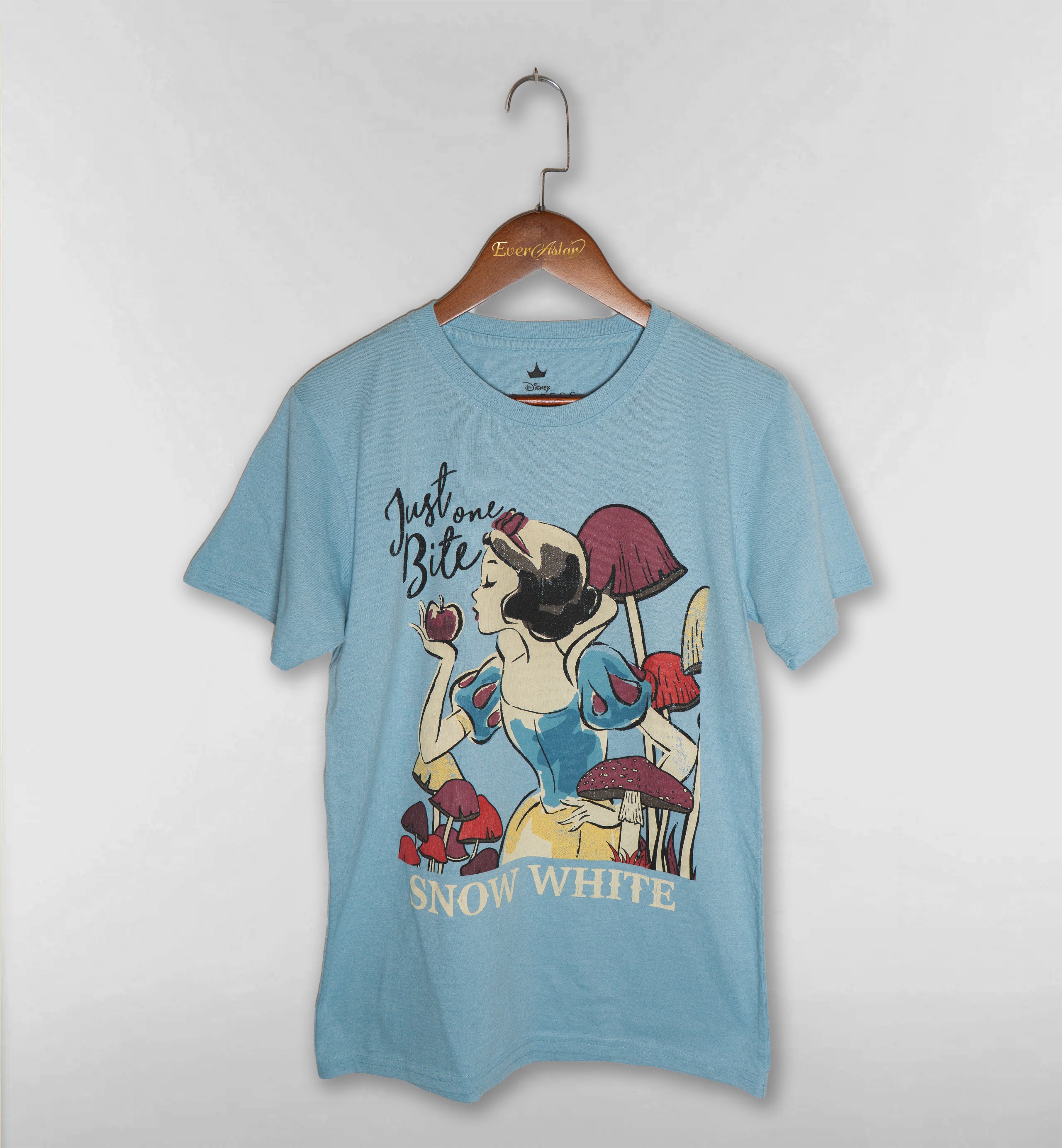 白雪姫「Just One Bite」プリントTシャツ – EverAstar【ディズニー