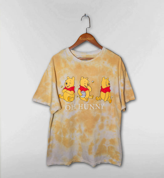 くまのプーさん “OH HUNNY” Tシャツ