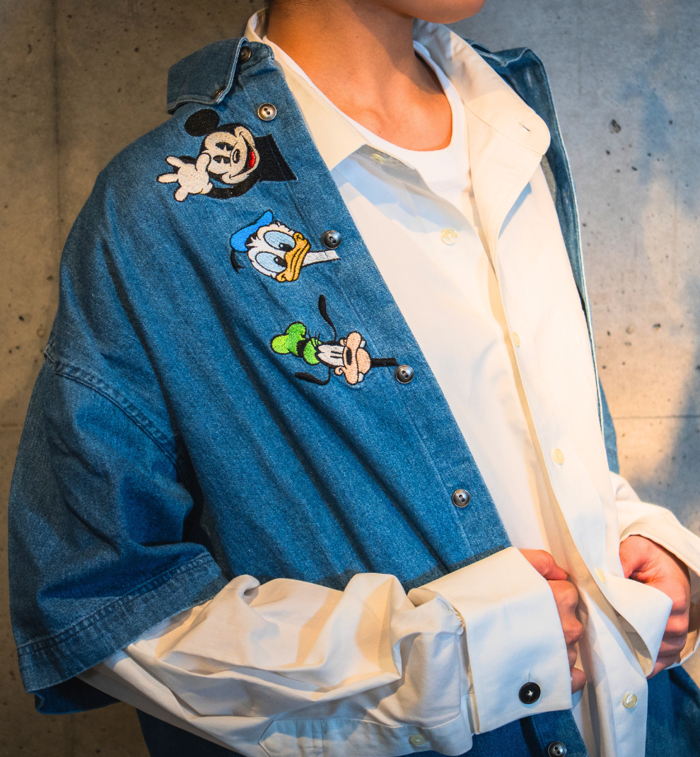 ミッキーフレンズのハーフスリーブデニムシャツ