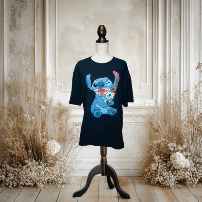 スティッチとスクランプのTシャツ