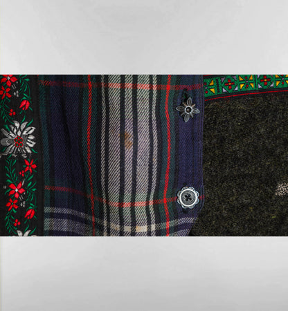 プーさんのライトなニットベスト