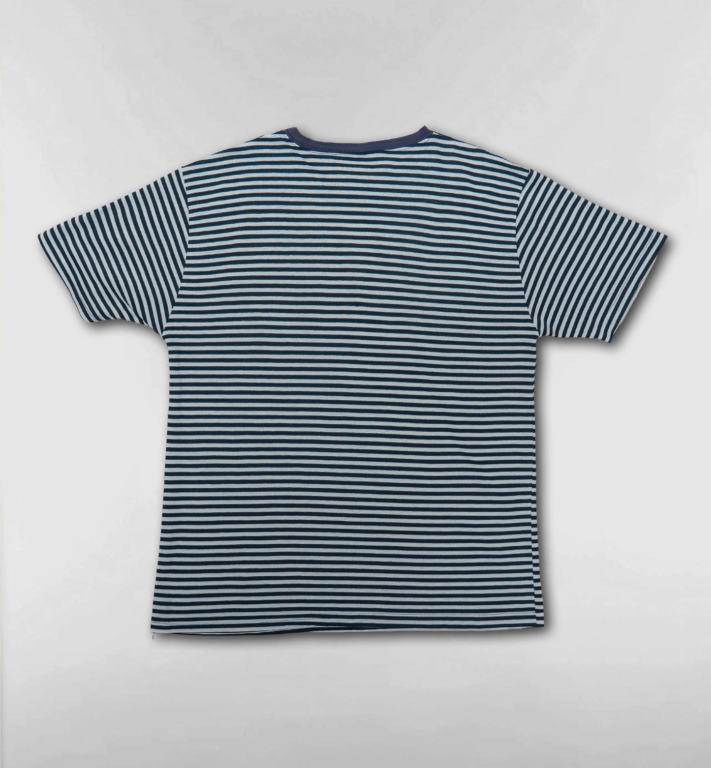 プーさんの刺繍ボーダーTシャツ【ホワイト×ネイビー】