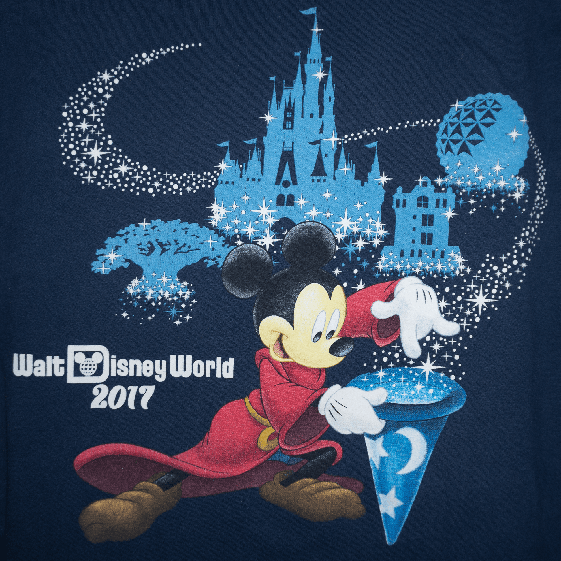 ファンタジアミッキーが魔法で星を操るフロリダディズニーTシャツのデザイン。2017年のWalt Disney World。