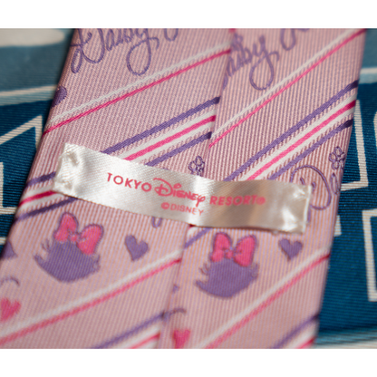 デイジーの制服風ネクタイ【東京ディズニーリゾート】