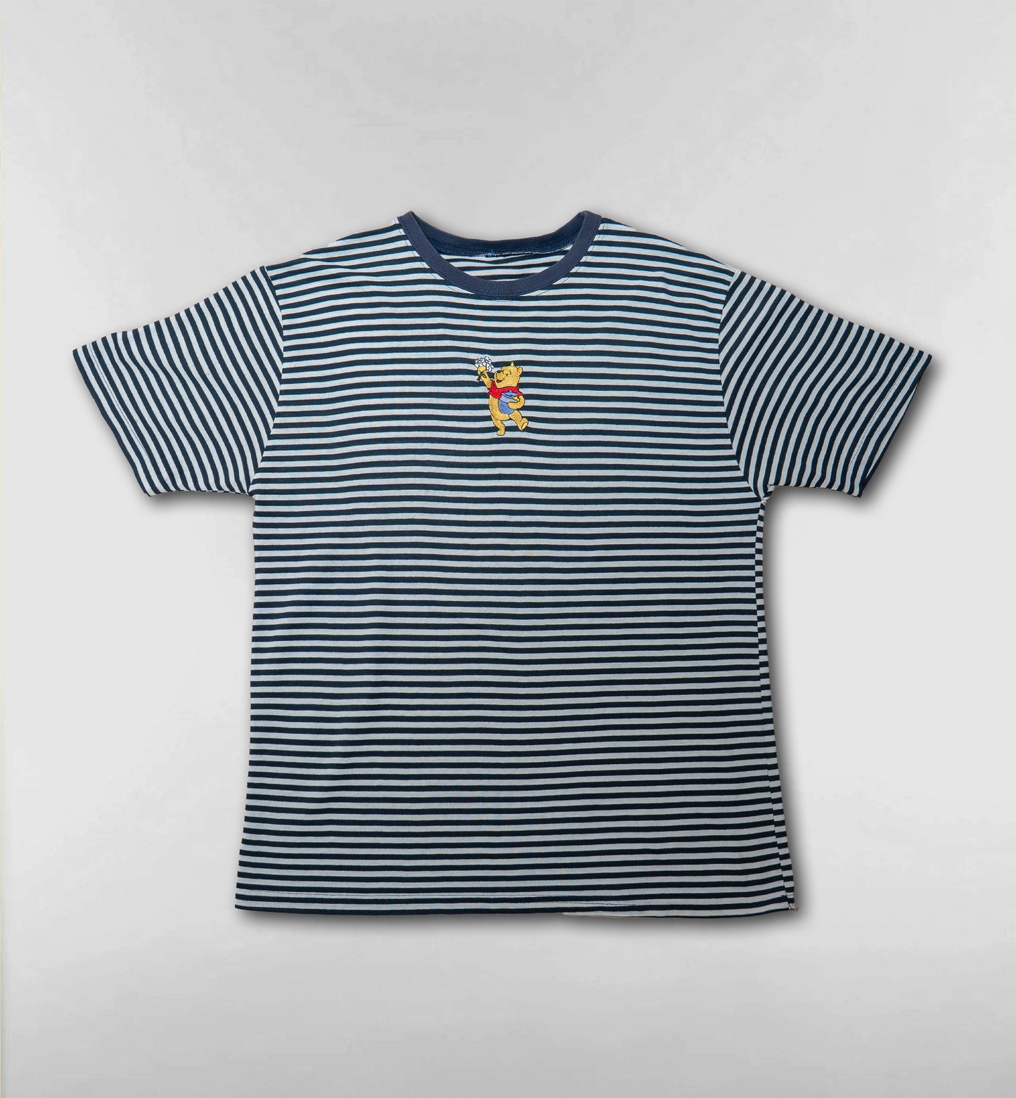 プーさんの刺繍ボーダーTシャツ【ホワイト×ネイビー】