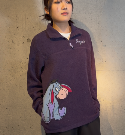 イーヨーのおっきな刺繍ハーフジップフリース