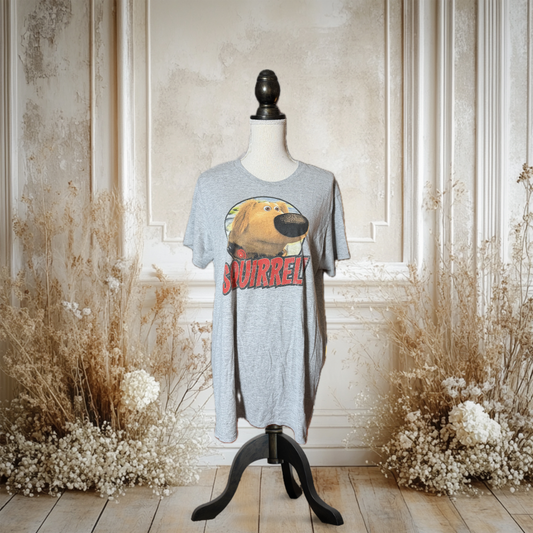 『カールじいさんの空飛ぶ家』ダグ “SQUIRREL!” Tシャツ