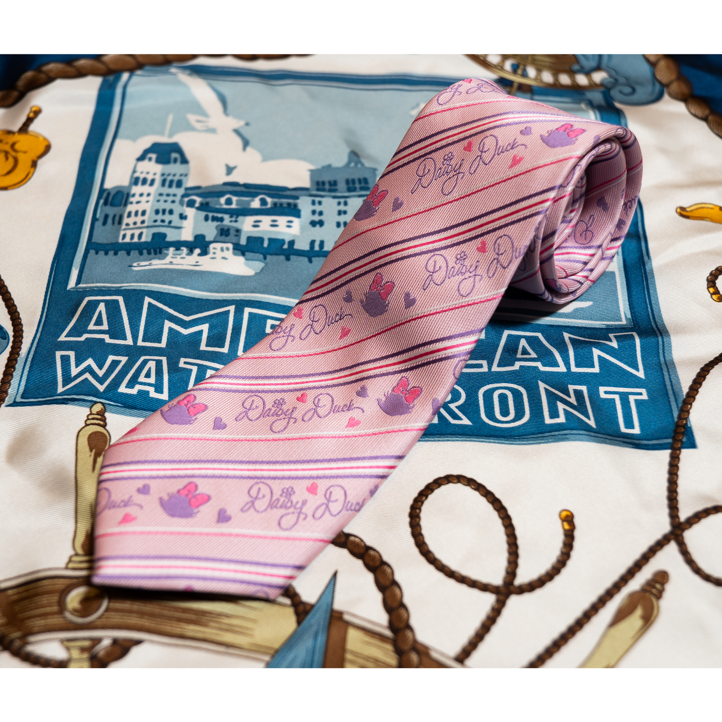 デイジーの制服風ネクタイ【東京ディズニーリゾート】