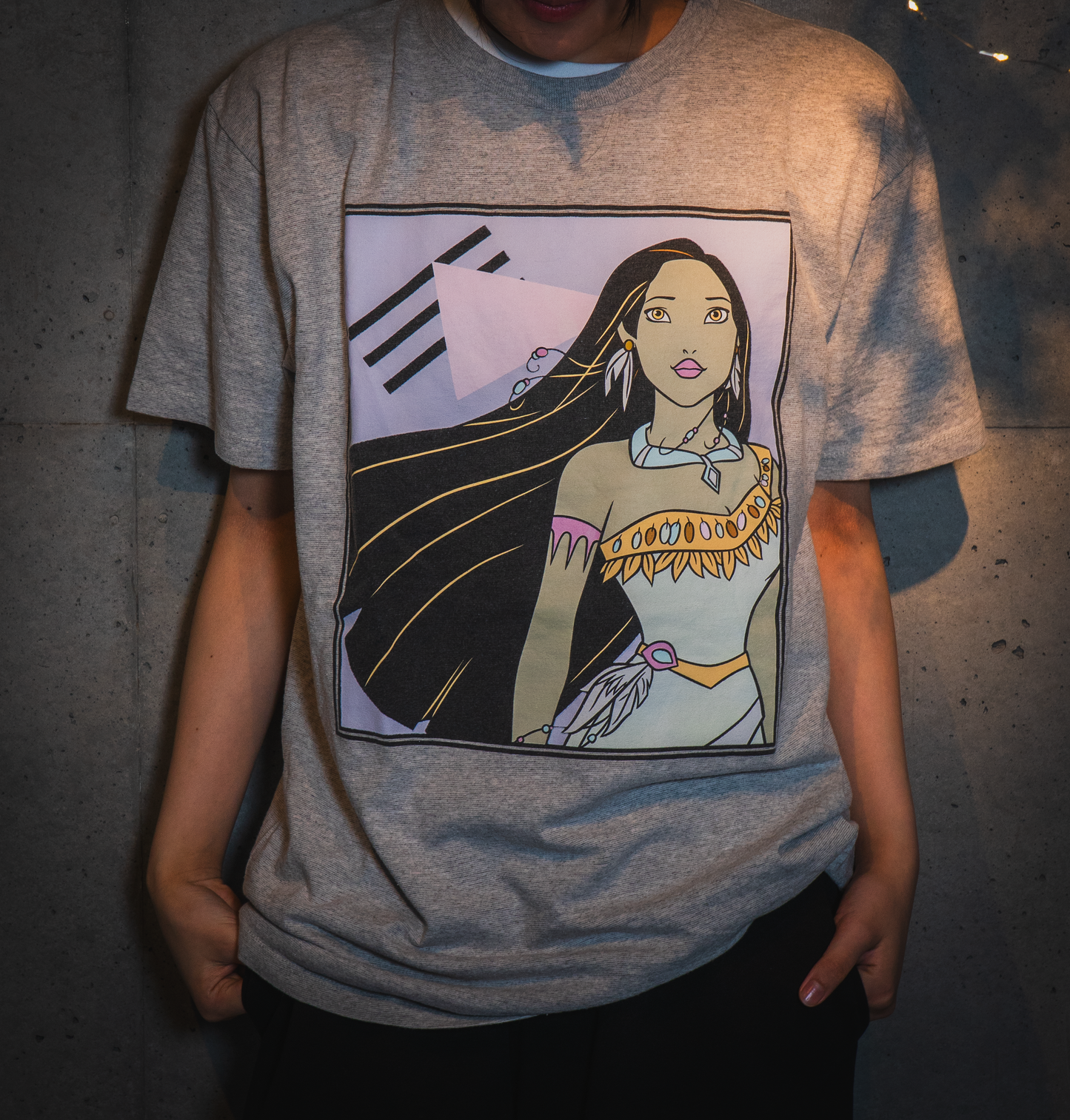 ポカホンタスグレーTシャツ