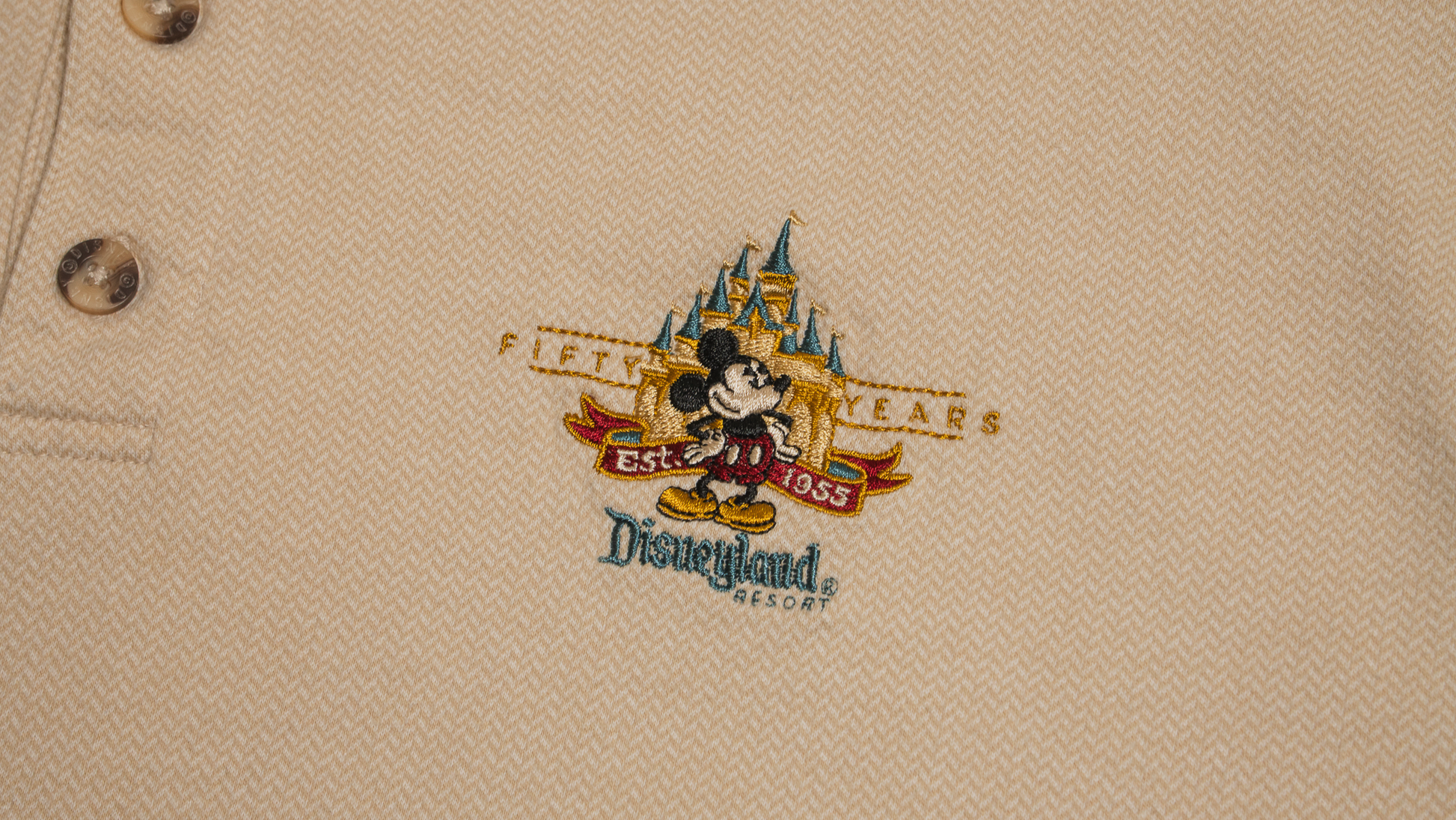 Disneyland Resort 50周年記念ポロシャツ 刺繍ロゴアップ