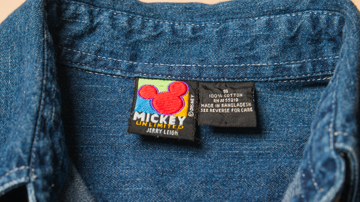 ミッキーとグーフィーの刺繍デニムシャツ【インディゴ】