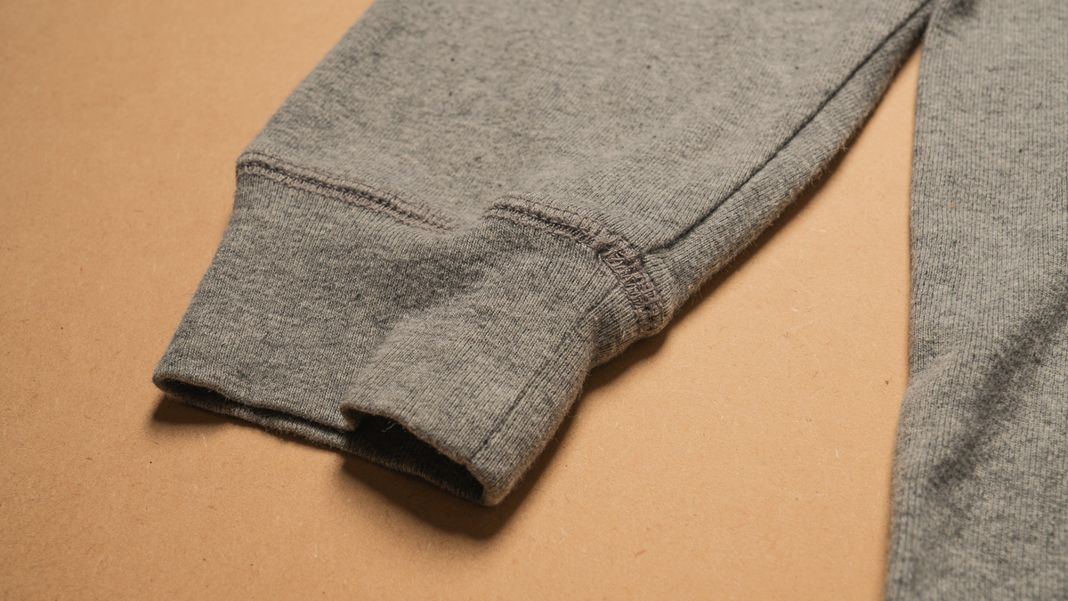 ドナルドの刺繍ヘンリーネックロンT【グレー】