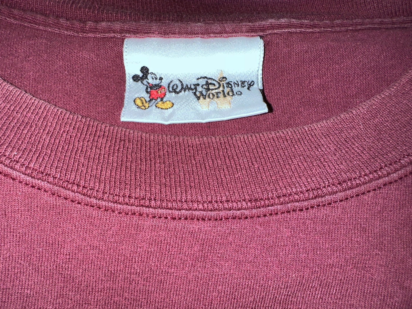 大人なワインレッド”ミッキーワンポイント”Tシャツ