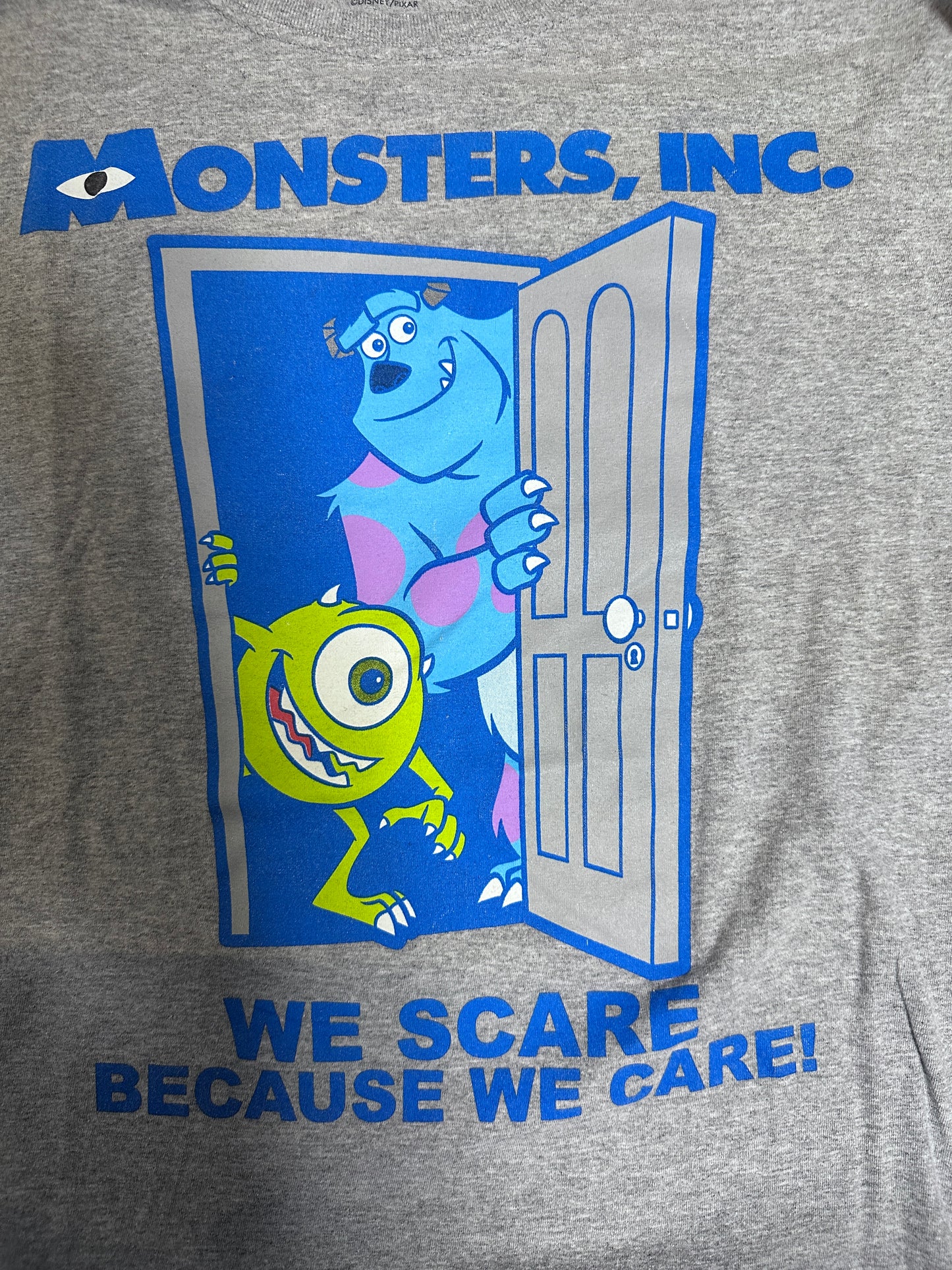 モンスターズインクのドアからこっそりTシャツ