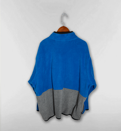 イーヨーモノクロ刺繍フリース