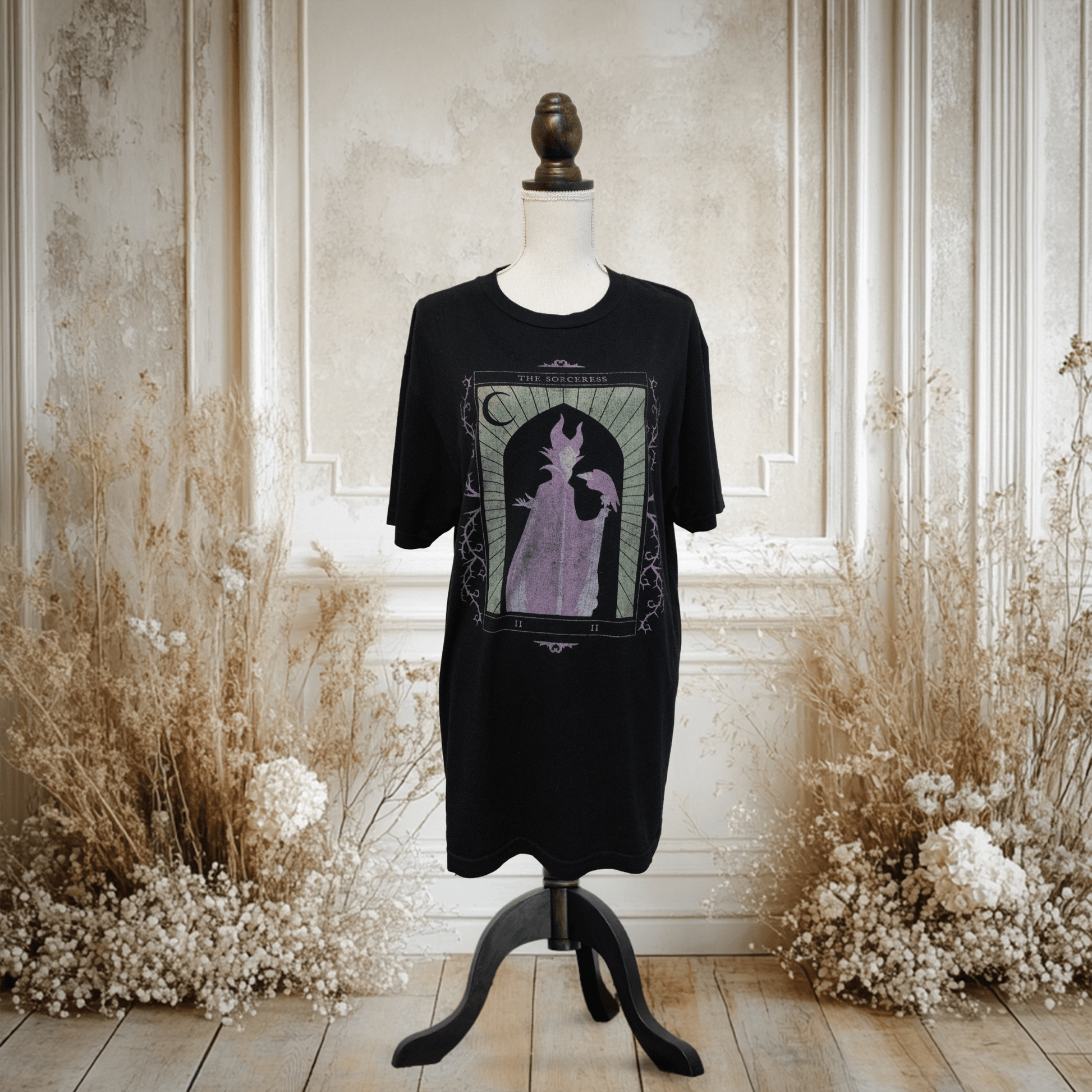 マレフィセントとディアブロのプリントTシャツ、黒色、ユニセックスサイズXL、スタンダードなデザイン