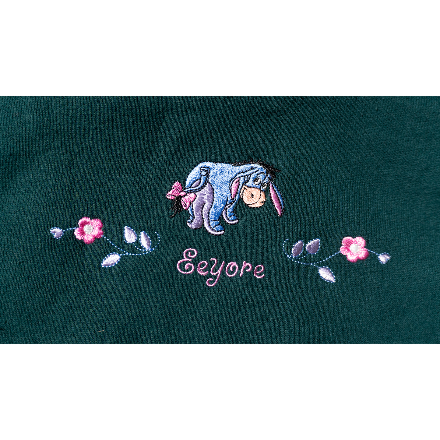 イーヨー 刺繍クルースウェット【90s–00s／FRUIT OF THE LOOM】