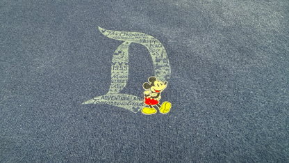 ディズニーランドのDロゴパーカー【ネイビー】