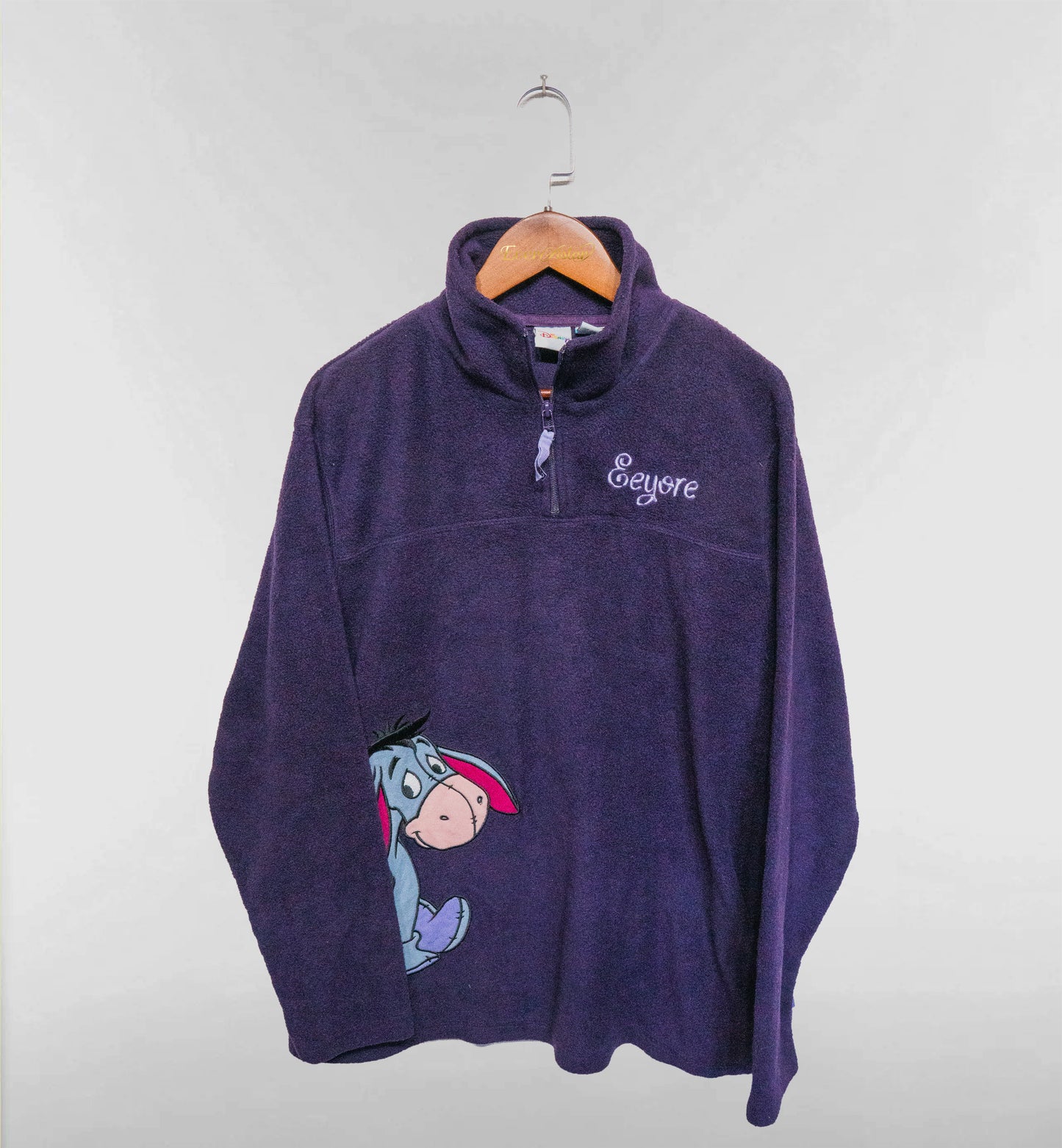 イーヨーのおっきな刺繍ハーフジップフリース