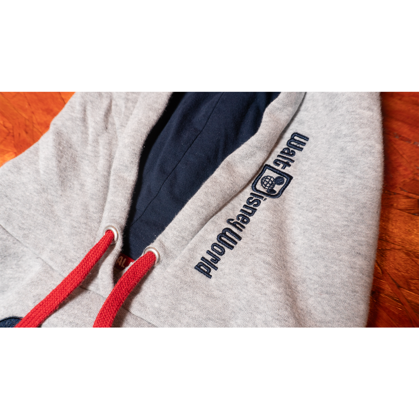 WDWスタンディングミッキー刺繍パーカー【リユース】