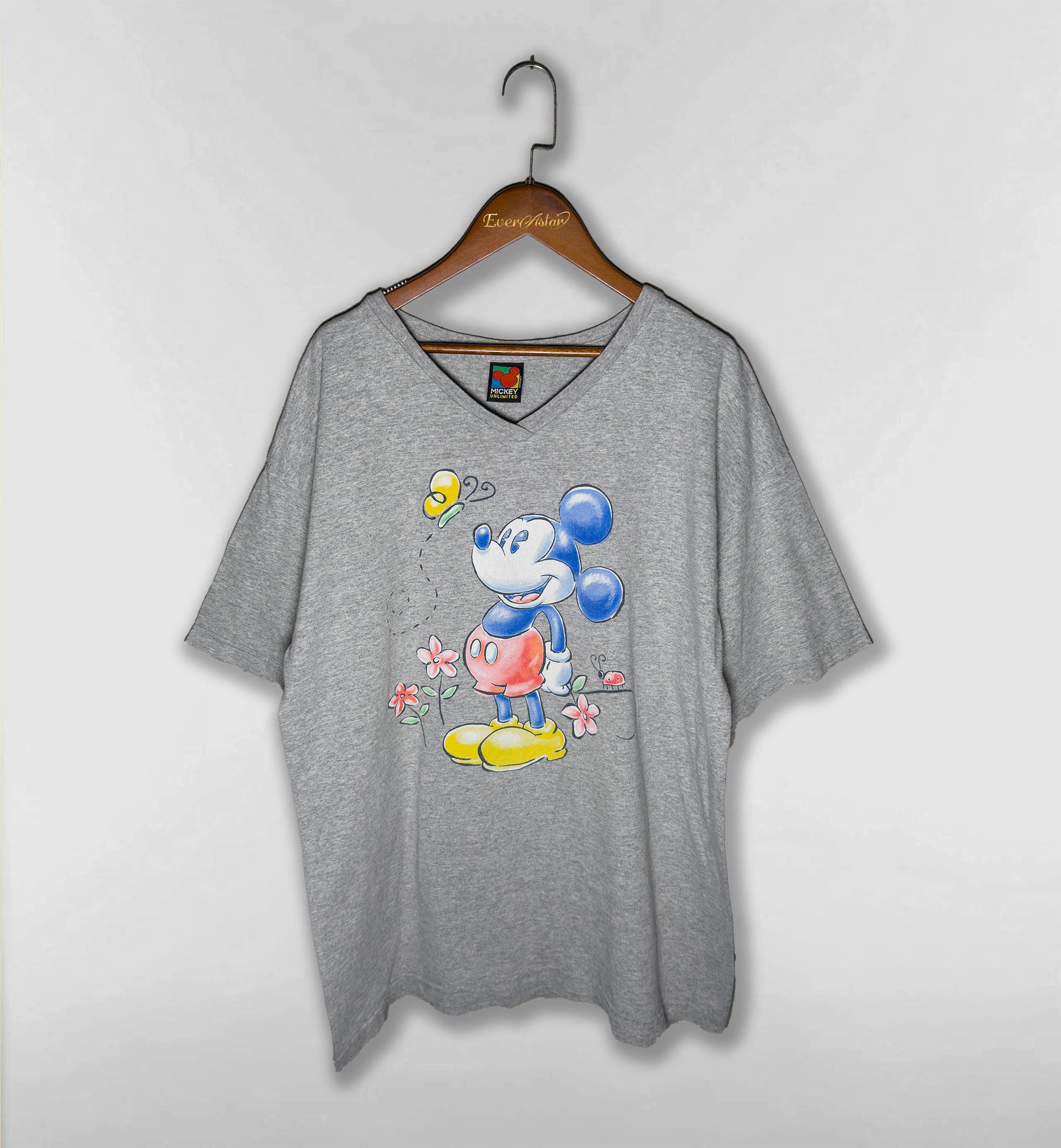 Vネックパイカットミッキーのデカ T